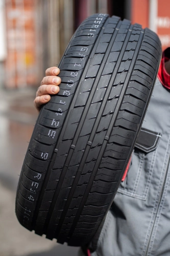 фото протектора и шины Atrezzo Elite Шина Sailun Atrezzo Elite 185/60 R15 88H